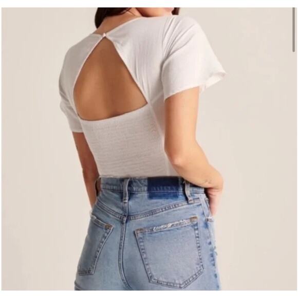 NWT Abercrombie and Fitch White Linen Blend Front Tie Short Sleeve Bodysuit - Picture 2 of 6